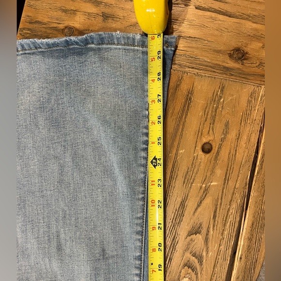 High Rise Flair Jeans - Picture 4 of 4